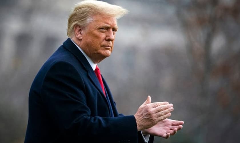 Ao final de 2020, Donald Trump discursou, fazendo menção ao mártir cristão britânico São Thomas Becket, que defendeu liberdade religiosa, há 850 anos. (Foto: AFP)