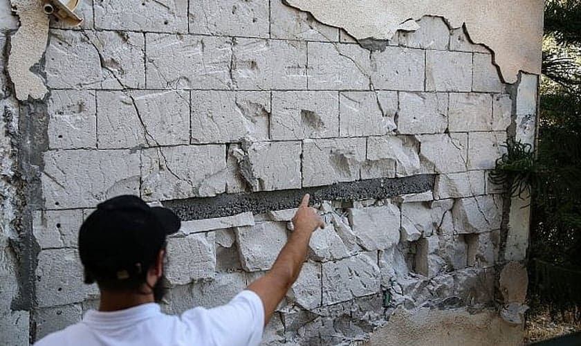 Danos causados a casas na cidade de Tiberíades, no norte de Israel, depois que terremotos sacudiram a região em 9 de julho de 2018. (Foto: David Cohen/Flash90)