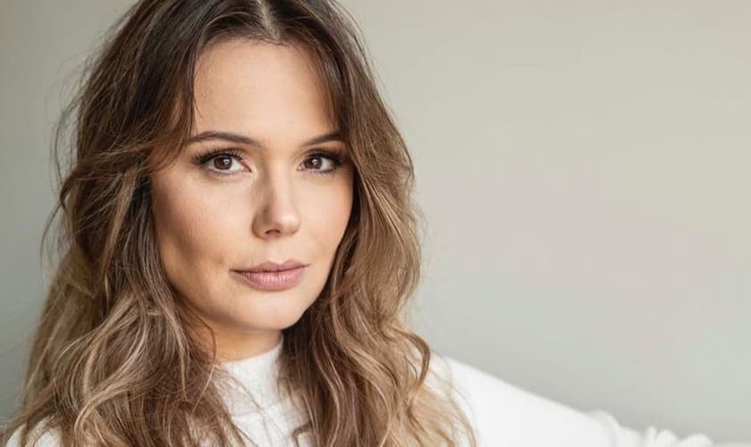 A atriz Graziella Schmitt teve um encontro com Deus em um culto. (Foto: Instagram/grazieschmitt)