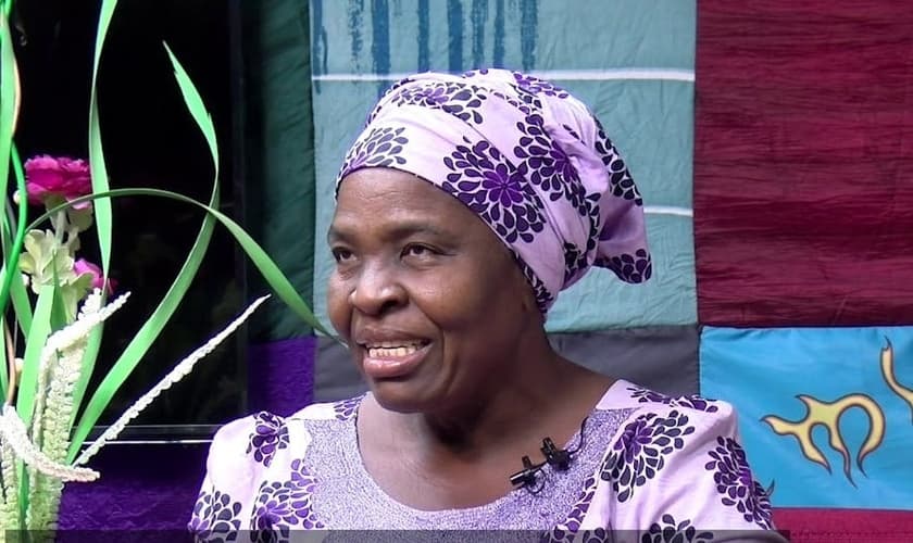 Afordia viu seu marido ser assassinado pelos terroristas do Boko Haram em 2014, mas sobreviveu ao ataque e conseguiu fugir com os filhos. (Imagem: Portas Abertas / EUA)