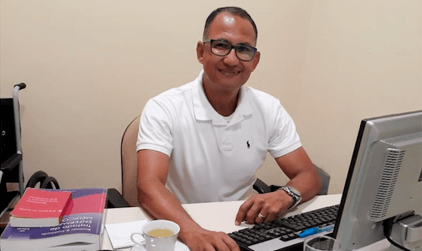 O enfermeiro Robson Silva de Souza é responsável pelo projeto da Igreja Cristã Maranata. (Foto: Arquivo Pessoal)