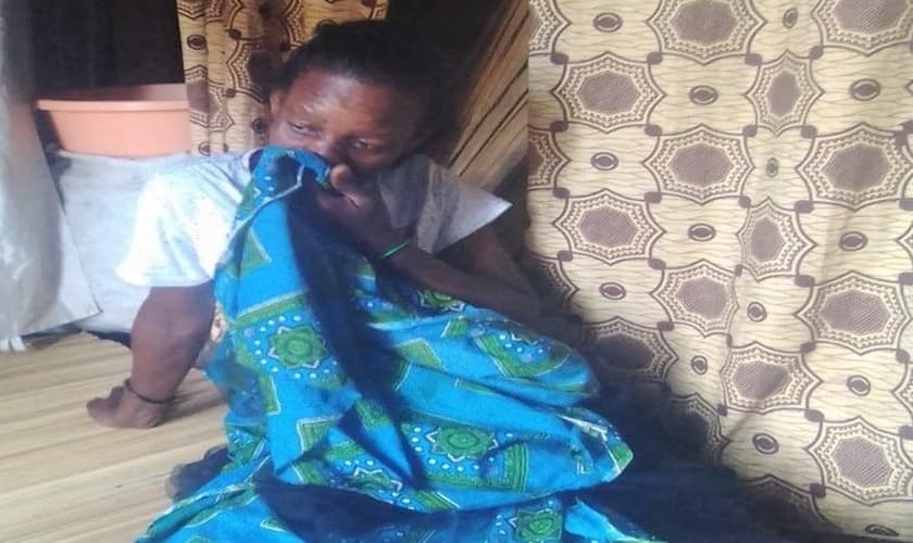 Mansitula Buliro disse que, como retaliação, seu marido cortou sua boca e se divorciou dela. (Foto: Reprodução / Morning Star News)