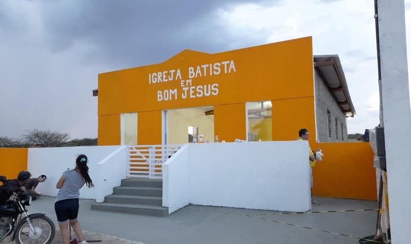 Caravana missionária abençoou a cidade de Almino Afonso, no RN. (Foto: Facebook/Edna e Enoque Paz)