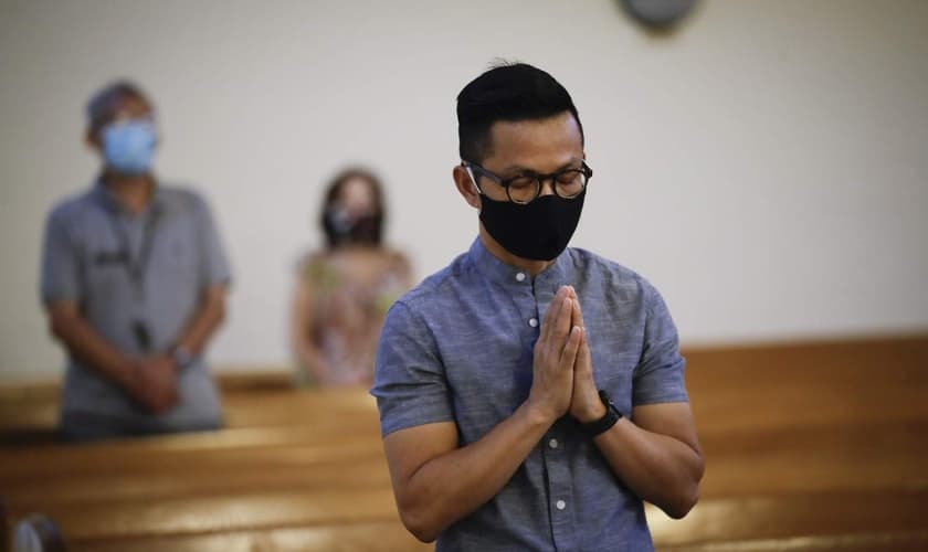 Justiça americana decidiu que a Califórnia não pode proibir cultos em ambientes fechados. (Foto: Marcio Jose Sanchez/AP Photo)