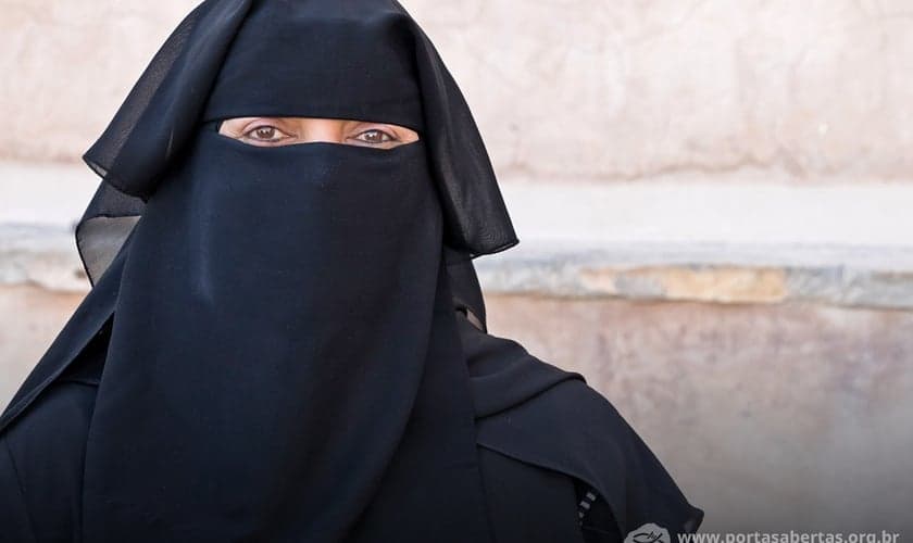 Mulheres omanis não podem ter suas próprias ideias religiosas. (Foto: Portas Abertas)