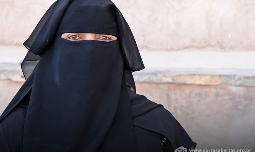 Mulheres omanis não podem ter suas próprias ideias religiosas. (Foto: Portas Abertas)