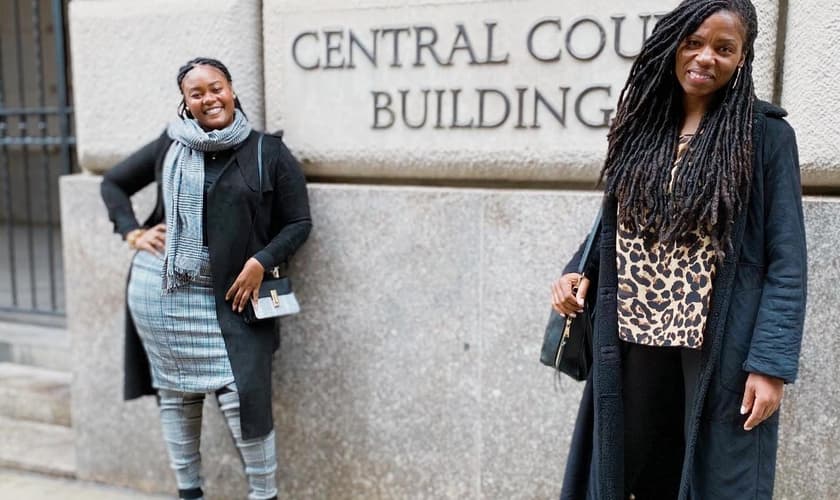 Bevelyn Beatty (à esquerda) e Edmee Chavannes (à direita) foram processadas pela procuradora-geral do estado de Nova York. (Foto: Bevelyn Beatty)