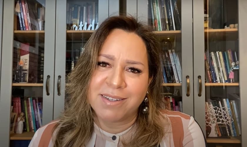 Helena Tannure fala sobre a importância da família como “primeira instituição de Deus”. (Foto: Reprodução/YouTube)