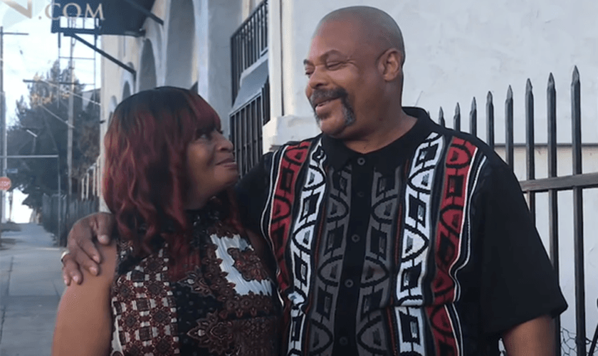 John Hawkins, ao lado da esposa Rose. (Foto: Reprodução / God Reports)