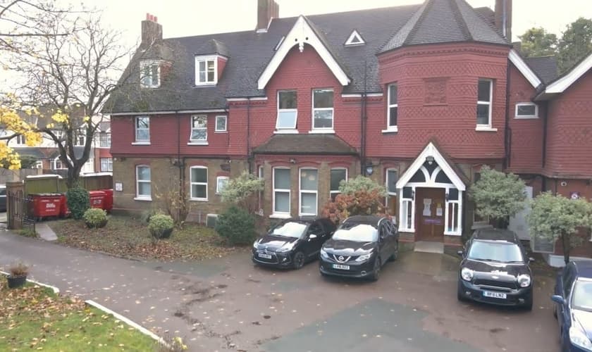 Fachada onde funcionava a clínica de aborto “The Lodge”, no sul de Londres. (Foto: Reprodução/Right to Life News)