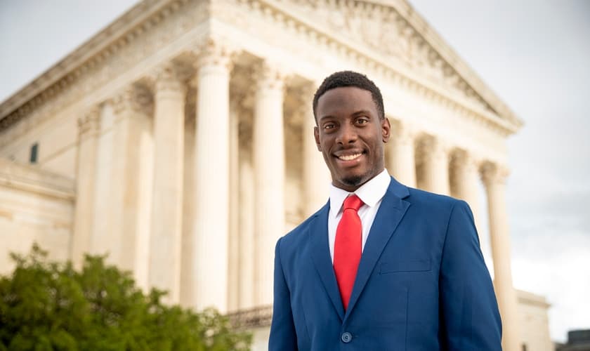 O estudante Chike Uzuegbunam teve seu discurso religioso restrito em 2016. (Foto: Alliance Defending Freedom)