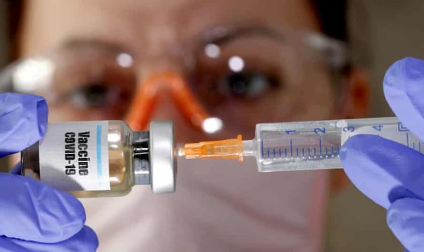Empresa farmacêutica sediada em Jerusalém irá iniciar testes clínicos para desenvolver a primeira vacina oral da Covid-19. (Foto: Dado Ruvić/Reuters)