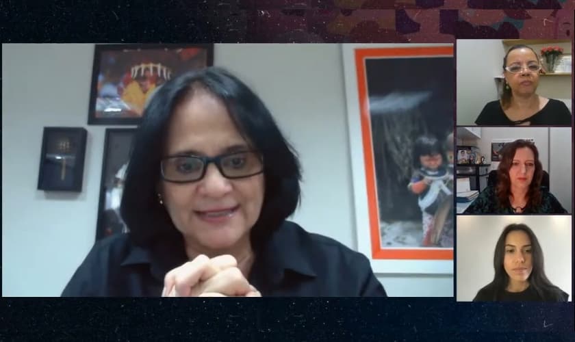 Ministra Damares Alves em live com jornalistas do Guiame. (Foto: Reprodução/Guiame)