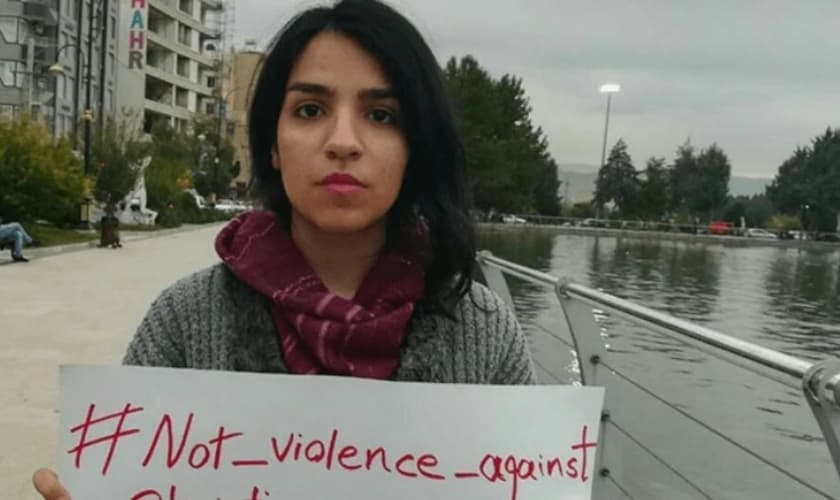 Ativistas cristãos iranianos pedem o fim da pressão contra os seguidores de Jesus. (Foto: Article18)