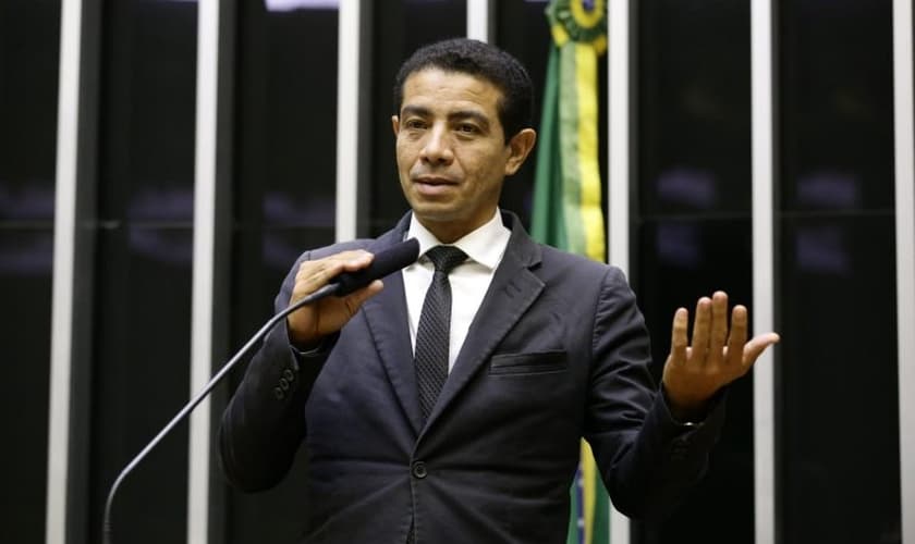 Segundo o Pastor Gil, a mudança punirá com mais rigor episódios de violência e preconceito religioso. Foto: Agência Câmara).