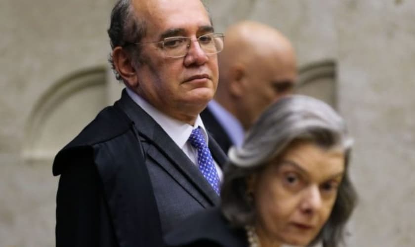 Os ministros Gilmar Mendes e Carmem Lúcia, durante sessão do STF para decidir sobre cultos presenciais durante a pandemia. (Foto: Fabio Rodrigues Pozzebom/Agência Brasil)