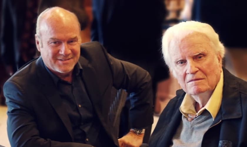 O pastor Greg Laurie e Billy Graham. (Foto: Harvest America).