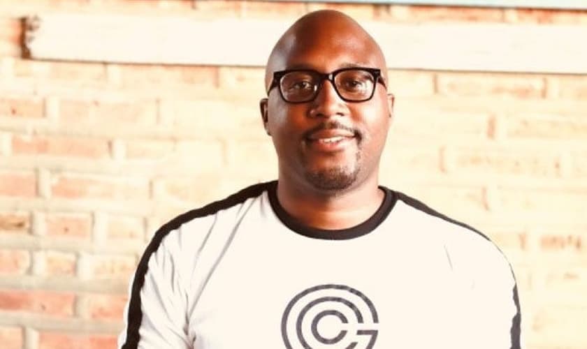 Jon Kelly foi resgatado do crime e hoje serve como pastor. (Foto: Reprodução / Arquivo pessoal)