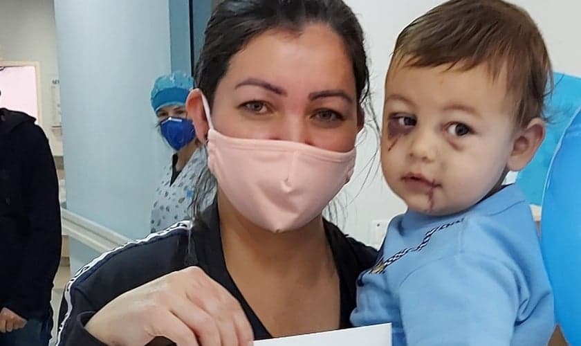 Único sobrevivente do ataque à creche em Saudades (SC) recebe alta no Dia das Mães. (Foto: Alcebíades Santos/HC)