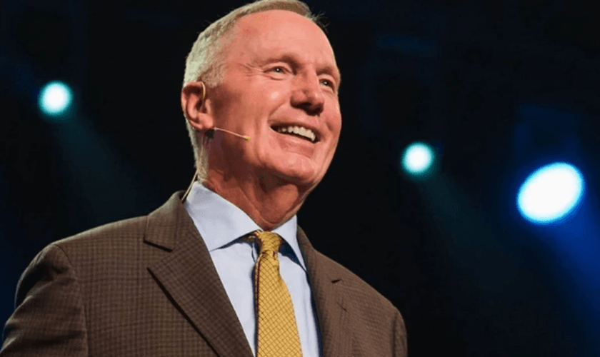 Max Lucado recebeu o prêmio Pinnacle 2021 da Associação de Editores Cristãos Evangélicos. (Foto: Eternity News).