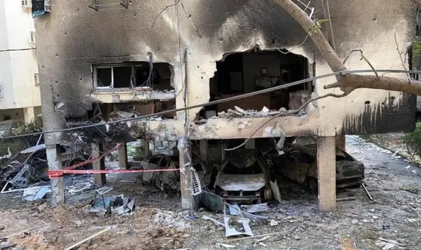 Residência do jogador Higor Vidal destruída por míssil lançado sobre Israel. (Foto: Reprodução / Instagram)