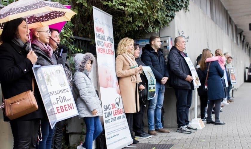 Pavica Vojnović participa do evento 40 Dias pela Vida em Pforzheim, na Alemanha. (Foto: ADF International)