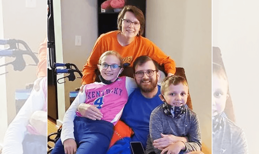 O Pr. Lloyd e sua família. (Foto: Reprodução / BP Press)