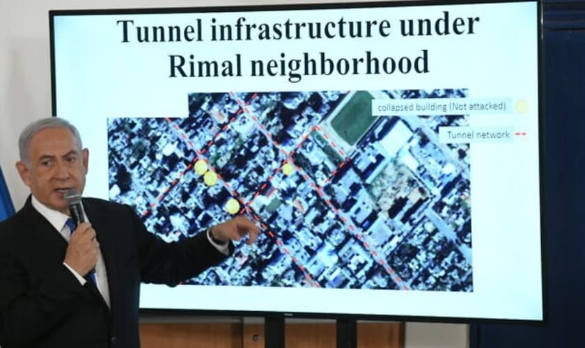 Benjamin Netanyahu durante um briefing sobre o conflito com grupos terroristas na Faixa de Gaza, em Tel Aviv, 19 de maio de 2021. (Foto: Sebastian Scheiner/AFP)