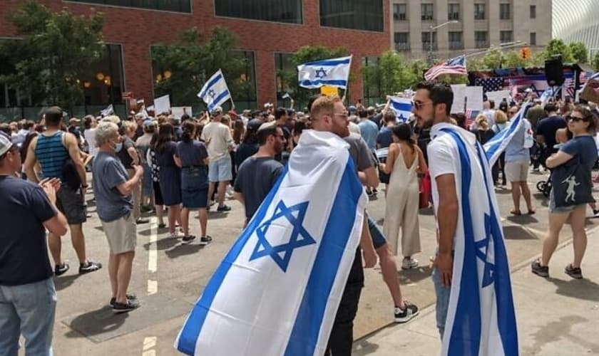 Participantes do comício pró-Israel na cidade de Nova York, em 23 de maio de 2021. (Foto: Ben Sales/JTA)