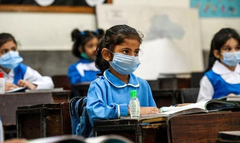 Os alunos devem receber novo currículo escolar que introduz conteúdo islâmico. (Foto: Reprodução / AFP)