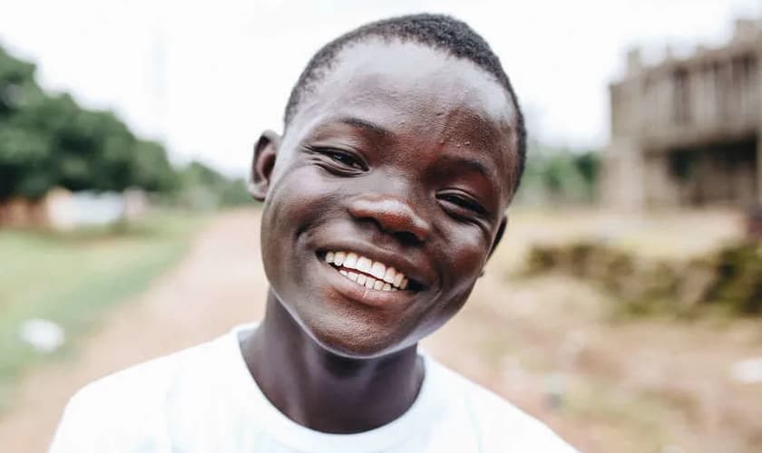 Godwin foi resgatado do tráfico infantil pela ONG cristã Missão de Justiça Internacional. (Foto: IJM).