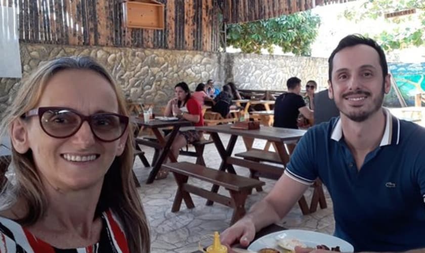 Dormitília Lopes visitou o filho Andrade Santana, na Bahia, no final de 2019. (Foto: Arquivo pessoal)