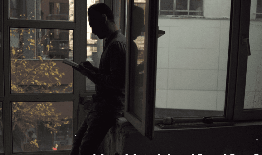 Kouroush perdeu tudo quando fugiu do Irã. (Foto: Open Doors International).