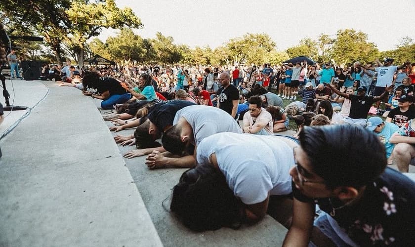 Evento “Let Us Worship" tem reunido milhares de pessoas nos EUA. (Foto: Sean Feucht)