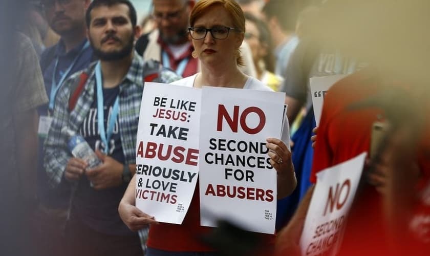 Comício contra encobrimento de casos de abuso,durante a reunião anual da Convenção Batista do Sul, em 11 de junho de 2019, em Birmingham, Alabama. (Foto: RNS/Butch Dill).