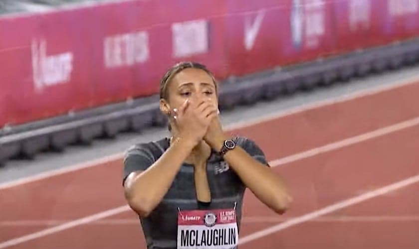 Sydney McLaughlin depois de correr 51,90 nos 400 metros femininos, em 28 de junho de 2021. (Foto: YouTube/NBC Sports)