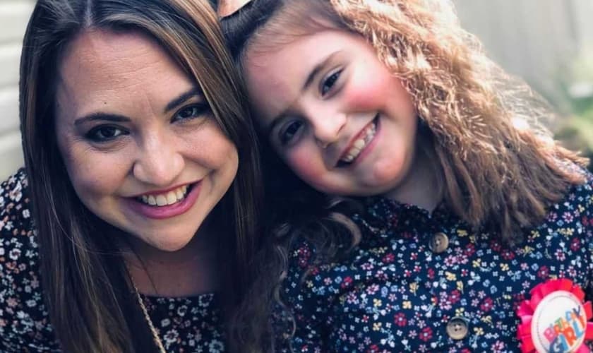 Jen e sua filha Abby. (Foto: Reprodução/Instagram).