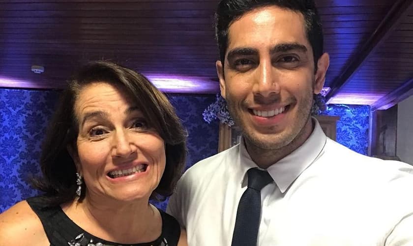 Mãe do humorista Jonathan Nemer completa 90 dias de internação. (Foto: Instagram/Sara Nemer)