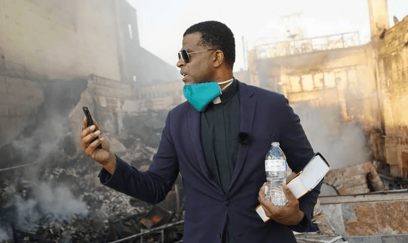 O pastor Dimas Salaberrios produziu o documentário “Chicago American’s Hidden War”, mostrando como a Igreja está combatendo a violência através do Evangelho. (Foto: Arquivo pessoal).