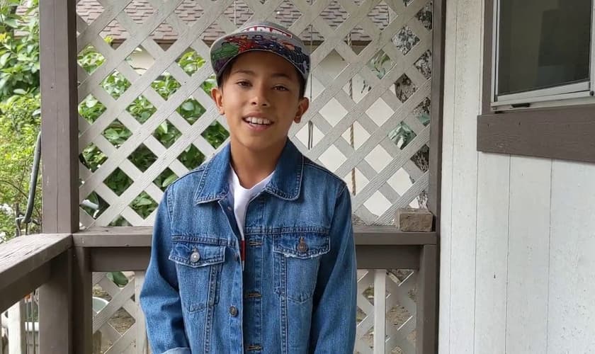 Noah Life é aluno da 8ª série, em homeschooling, nos EUA, e foi descoberto pelo teólogo Sean McDowell. (Foto: Facebook/God Reports).