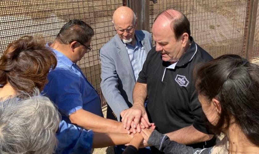 O missionário Michael McGee ministrou agentes na fronteira entre México e EUA. (Foto: AG News)