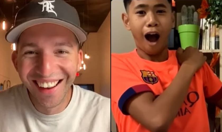 Após oração, o ombro de Genesis voltar ao lugar, milagrosamente. (Foto: Reprodução/YouTube).