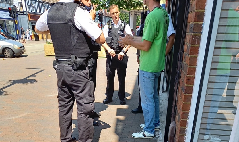Ryan Schiavo foi preso pela Polícia Metropolitana de Londres por dizer que homossexualidade é pecado, em 22 de julho de 2021. (Foto: Ryan Schiavo)