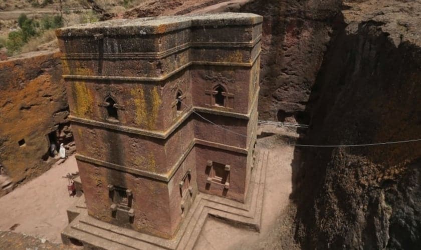Lalibela é um centro religioso que abriga 11 famosas igrejas escavadas na rocha. (Foto: Sean Gallup/Getty Images)