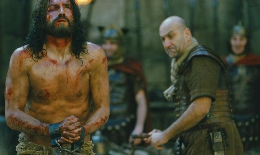Cena do filme A Paixão de Cristo (2004), dirigido por Mel Gibson. (Foto: Reprodução)
