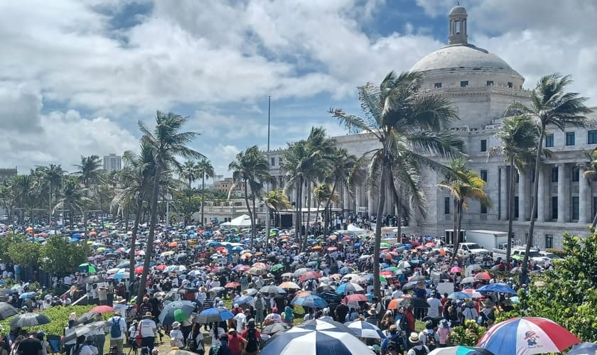 Marcha foi até palácio do governo, na capital San Juan. (Foto: Reprodução / Twitter)