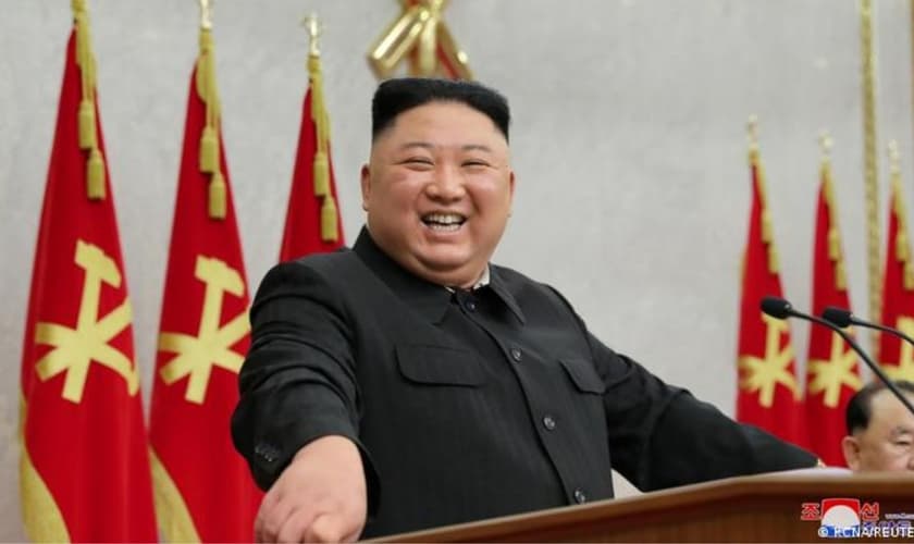 Líder norte-coreano Kim Jong-un lidera uma ditadura que visa exterminar cristãos. (Foto: Reuters)