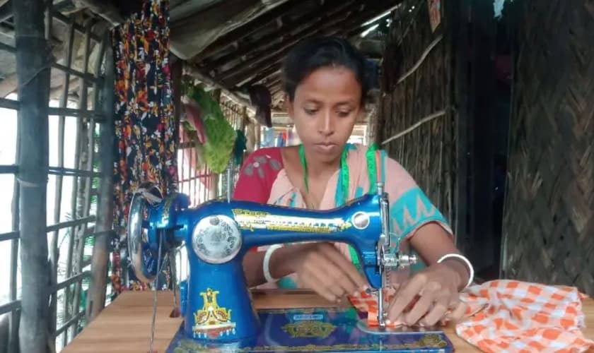 O marido de Monika a abandonou depois que ela teve um encontro com Jesus, em Bangladesh. (Foto: Portas Abertas)