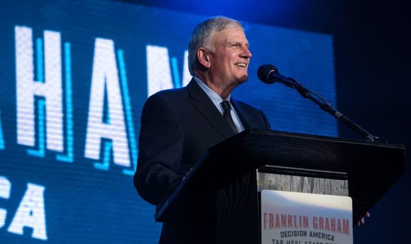 Franklin Graham durante pregação em Raleigh, na Carolina do Norte. (Foto: Billy Graham Evangelistic Association)