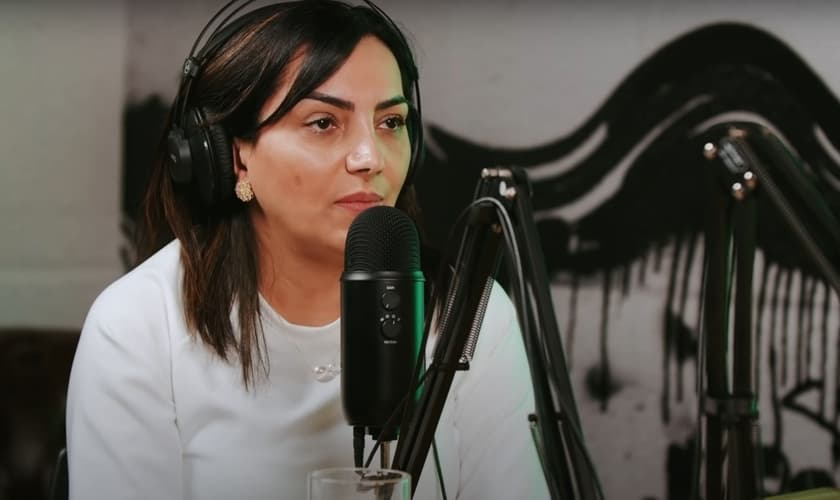 Eyshila em entrevista ao Douglas Gonçalves, do JesusCopy. (Foto: Captura de tela/YouTube)